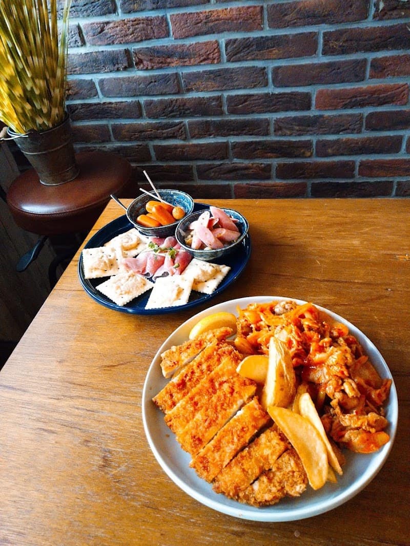 六本松カフェバー チャンバーの店内・料理の写真 2枚目