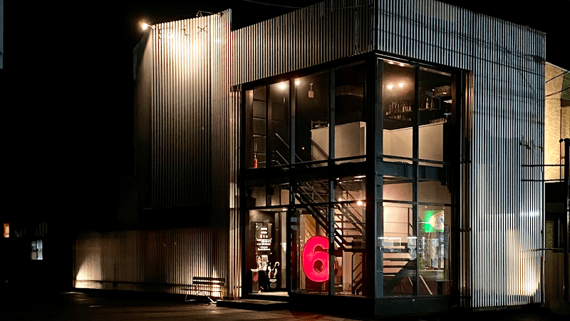 SiX6 | Charcoal & Fresh Pastaの店内・料理の写真 3枚目