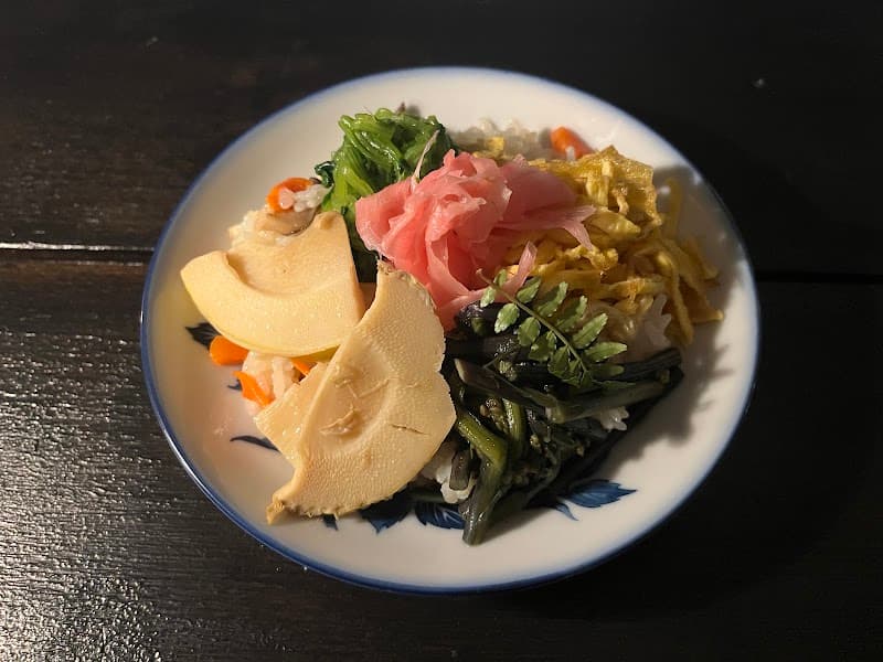 Bar 月とグラス｜ウイスキーがメインのバー🥂の店内・料理の写真 2枚目