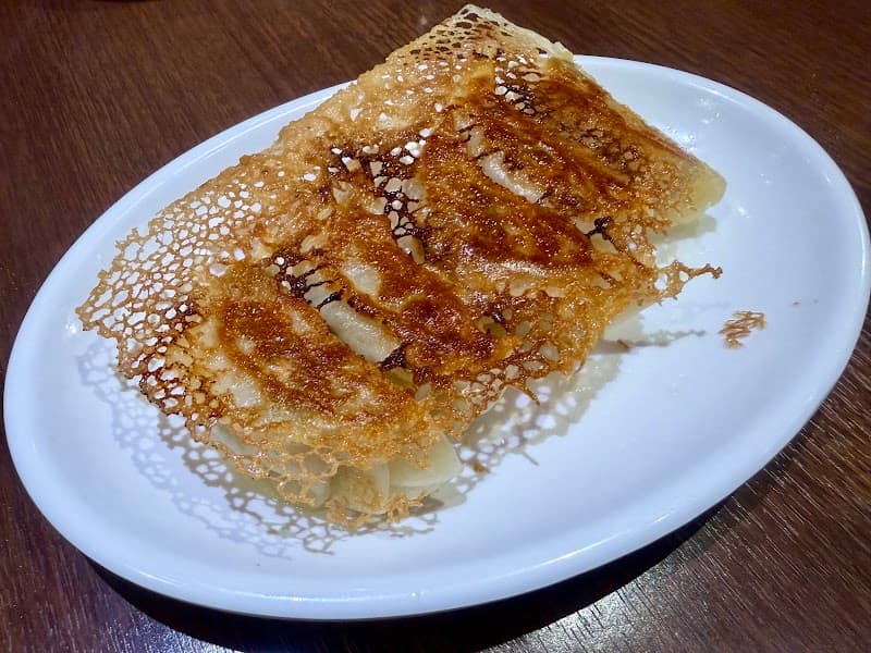 餃子工房 YAESU BISTRO イオンモール与野店の店内・料理の写真 2枚目