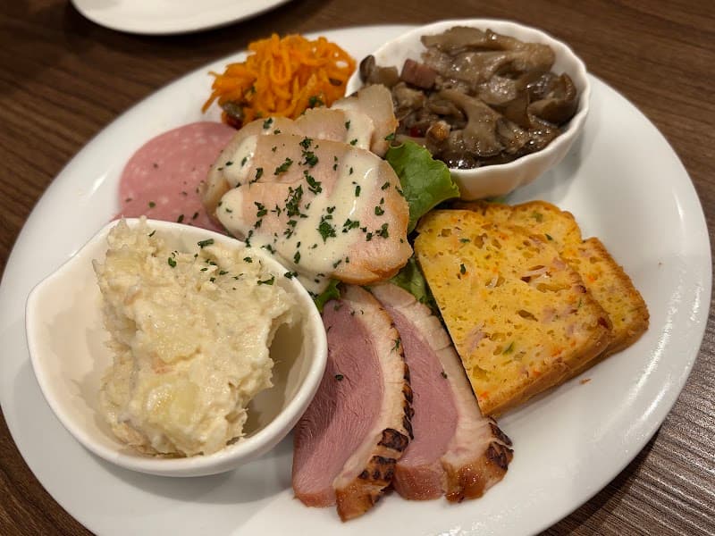 薪焼きフレンチバル ヴィアンデリアの店内・料理の写真 3枚目