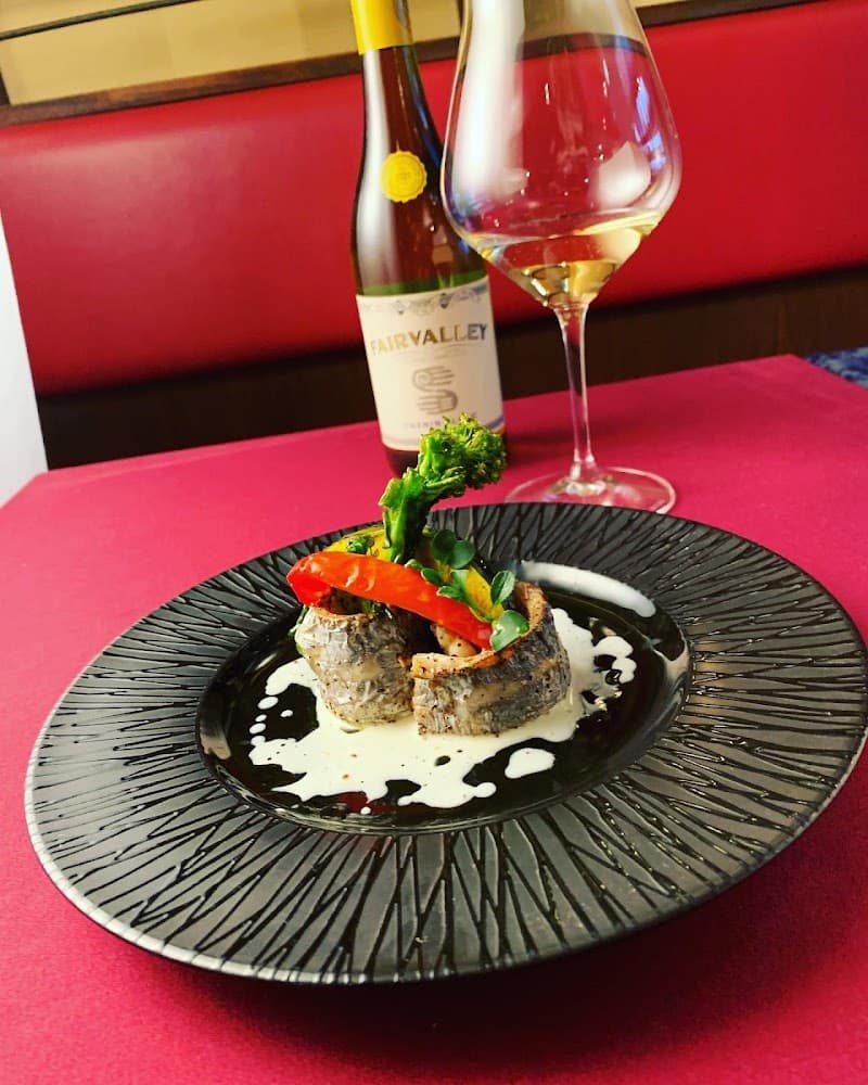 水道橋 wine＆洋食ビストロ トミーグリルの店内・料理の写真 2枚目