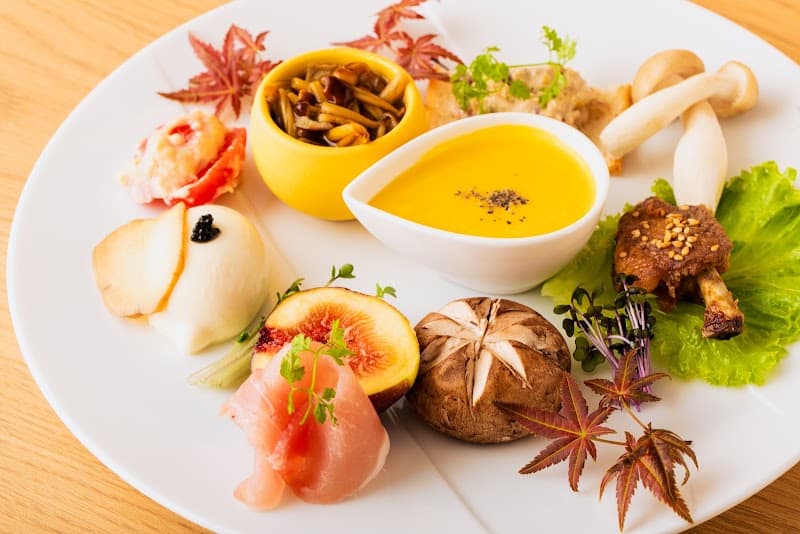 炭火とワインと純米酒 King Momoの店内・料理の写真 2枚目
