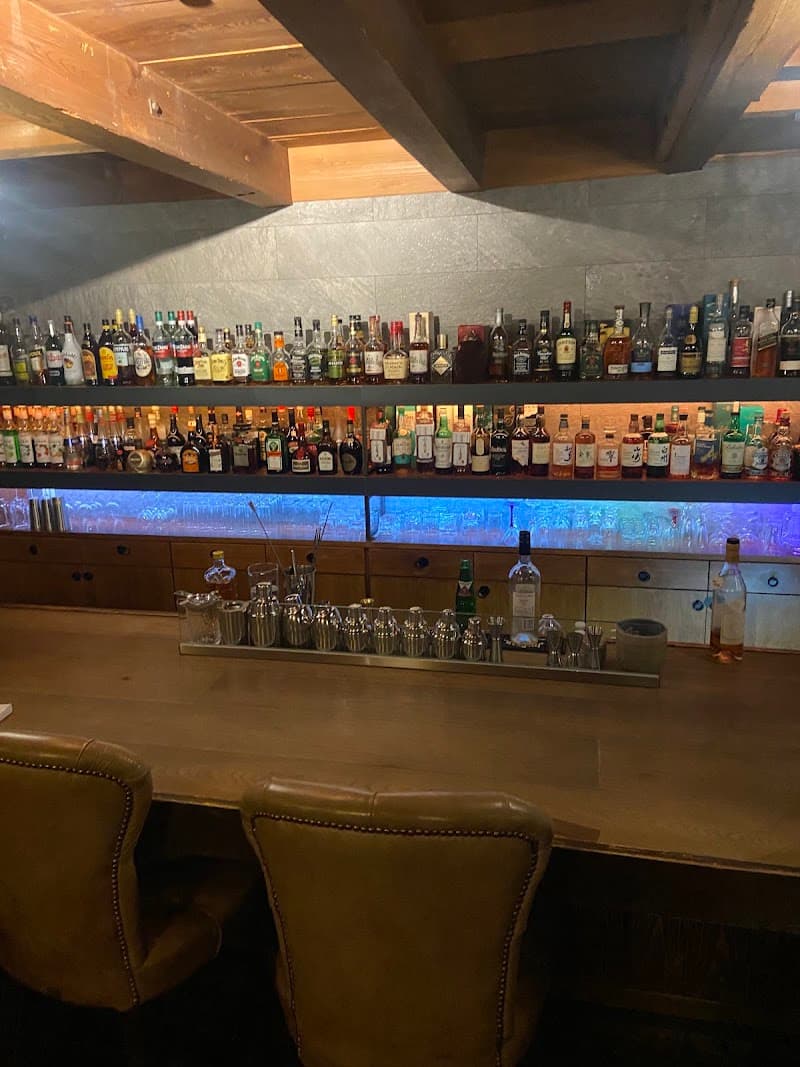 CHARMY BAR