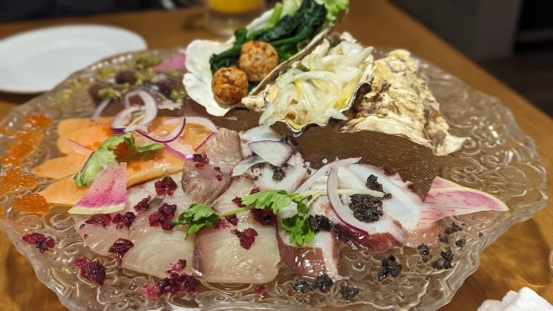 カイセン & ダイニング hinataの店内・料理の写真 2枚目