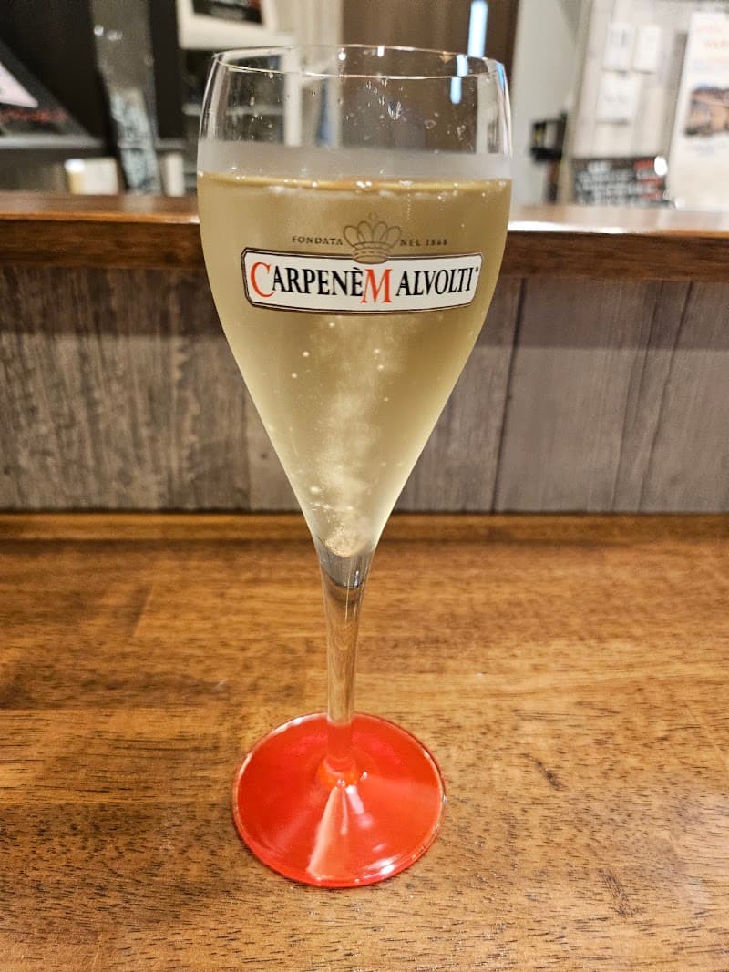ワインショップ エスポア かまたやの店内・料理の写真 3枚目