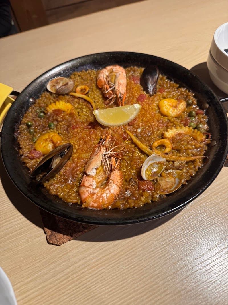 スペインバル 蔵"cias グラシアスの店内・料理の写真 2枚目