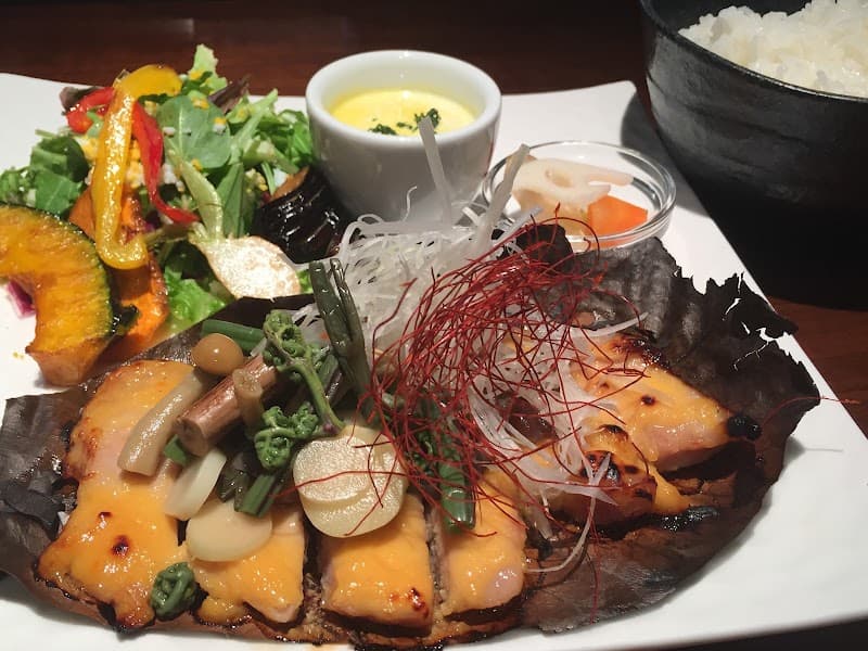 藤沢ダイニングバー Divo（ディーヴォ）の店内・料理の写真 2枚目
