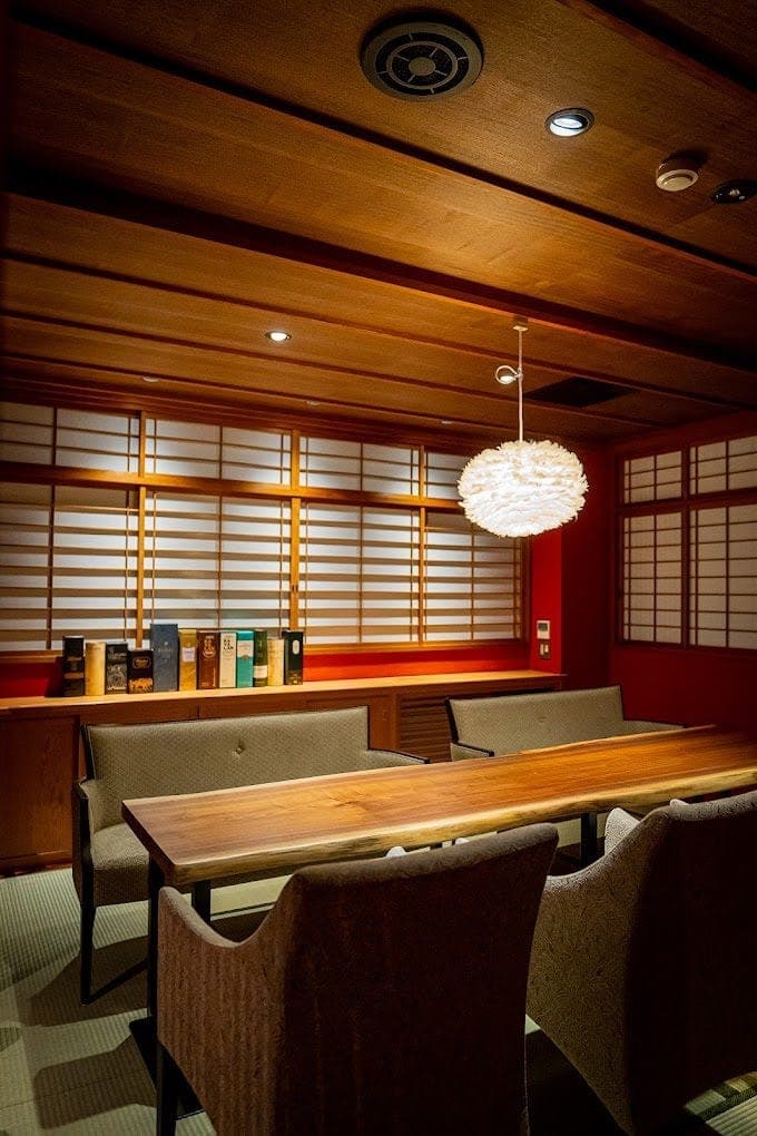Bar 酒趣 花紋
