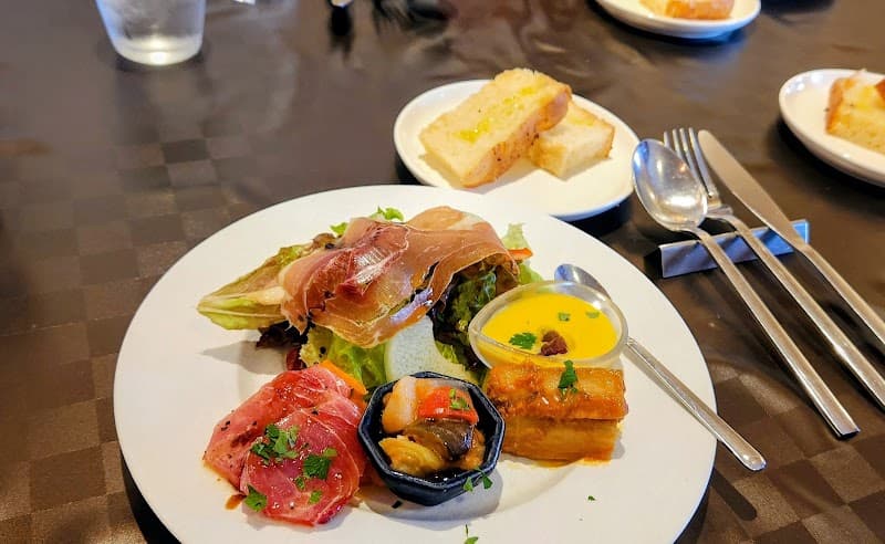 Monte e Mare (モンテ エ マーレ) (火曜不定休有)の店内・料理の写真 2枚目
