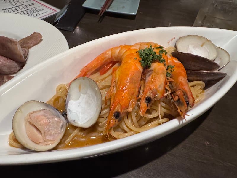 肉×ワインビュッフェ Bistro CinqCes ビストロサンクシーの店内・料理の写真 3枚目