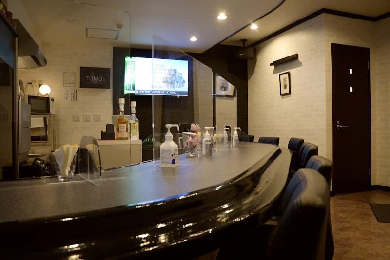 TOMO counter house