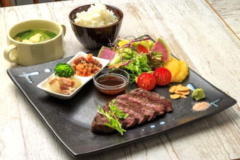 デイジー Saloon's Bar & Cafe DAISY（ステーキダイニング）の店内・料理の写真 2枚目