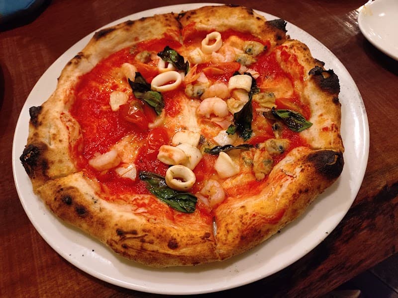 Bariton（バリトン） ～本格ナポリピッツァ＆ラムチョップの店 ～の店内・料理の写真 3枚目