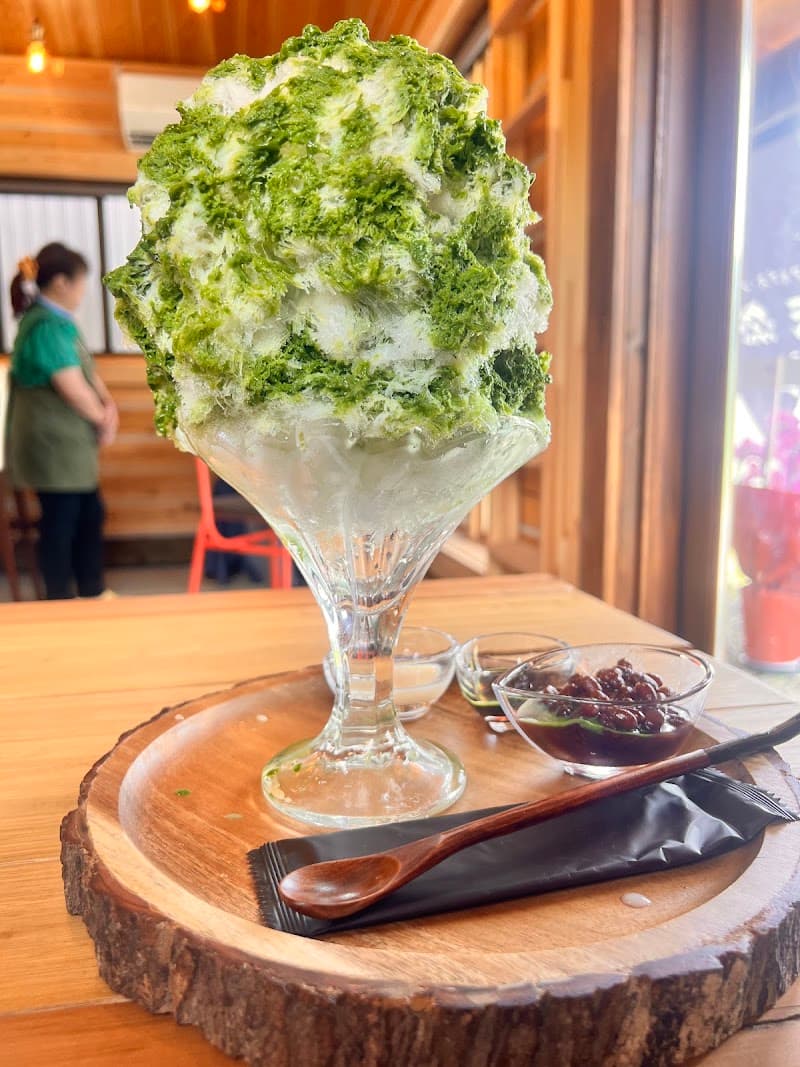 【おんみつわいんず】天然かき氷＆ワインBarの店内・料理の写真 3枚目