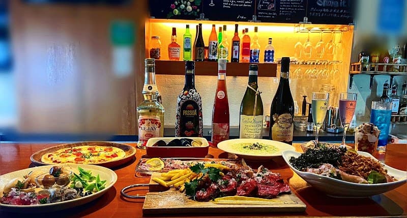 熟成肉とチーズのワイン酒場 海豚の店内・料理の写真 2枚目