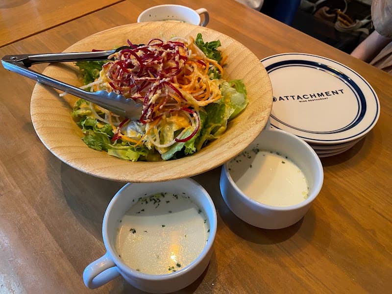 THE ATTACHMENT 池袋店の店内・料理の写真 3枚目