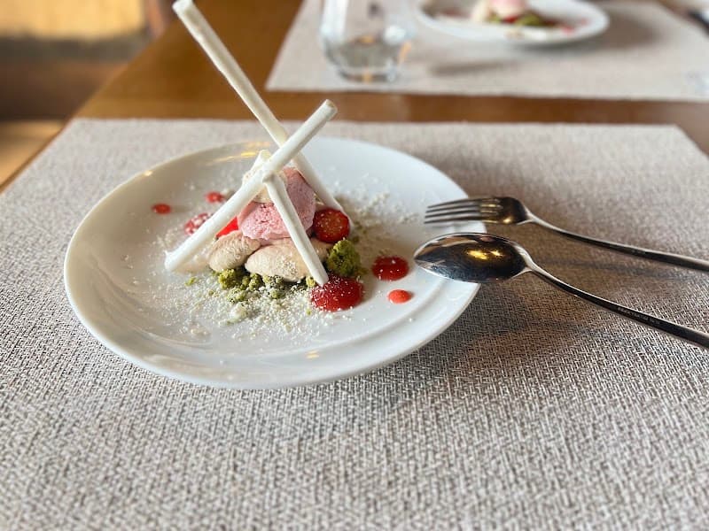 洋食屋ケムリ【GOSE SENTO HOTEL】の店内・料理の写真 2枚目