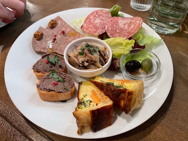 ワインカフェ サルトの店内・料理の写真 2枚目
