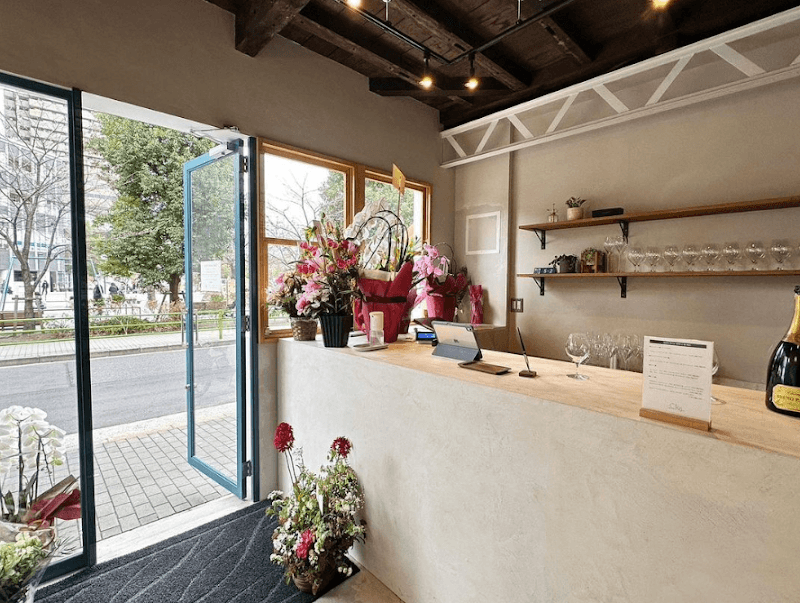 ワインショップ Clos wine days（クロワインデイズ） ワインバー 勝どきの店内・料理の写真 2枚目