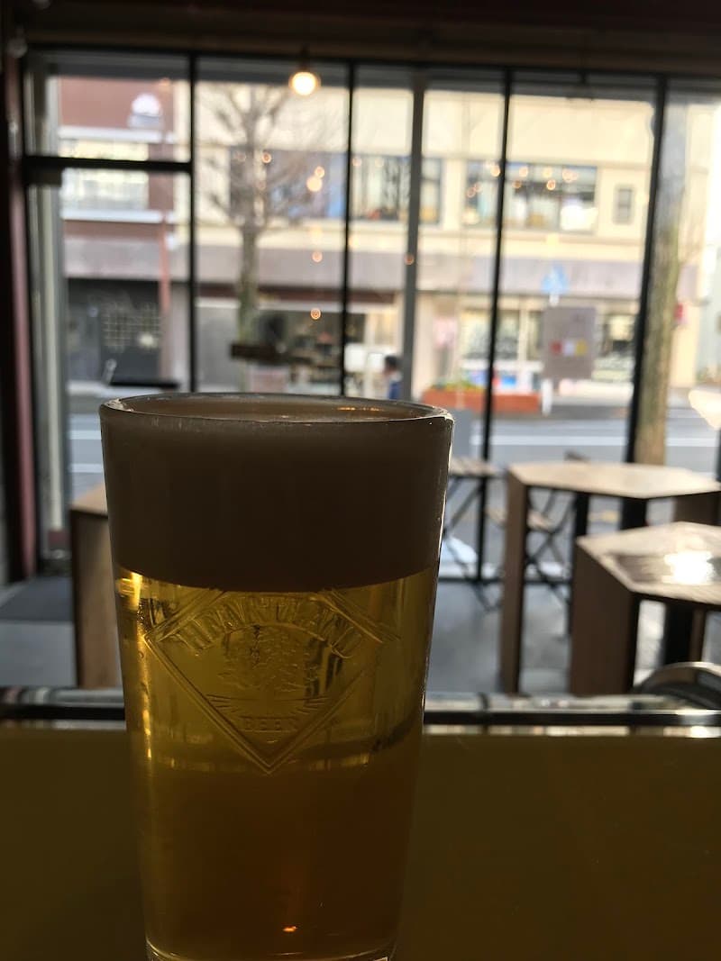 hangout coffee and beer standの店内・料理の写真 2枚目