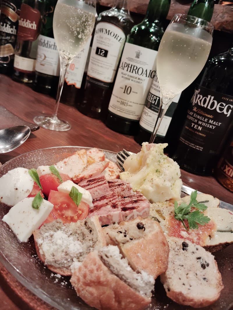ろばたBar 熊の店内・料理の写真 3枚目
