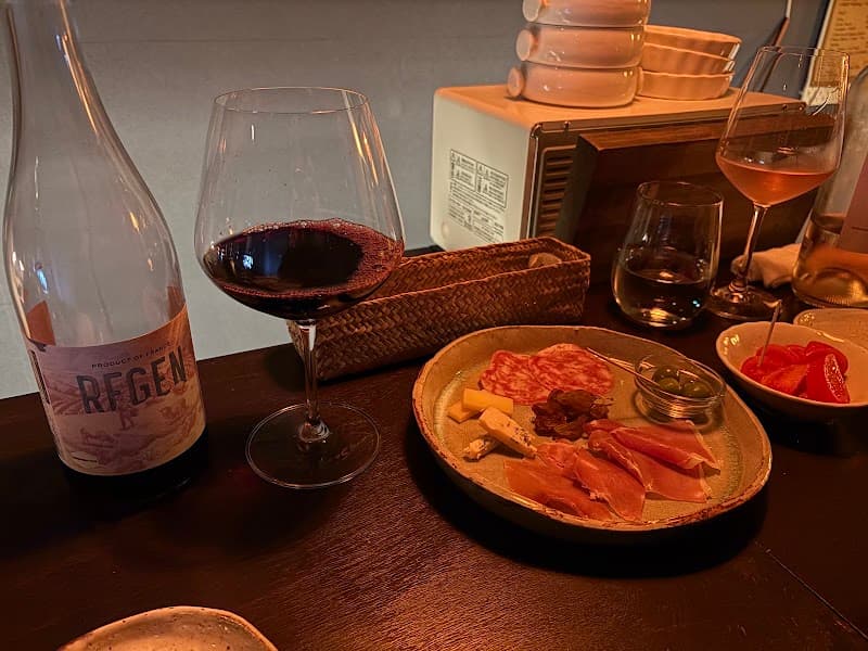 tone wine bar 2Fの店内・料理の写真 2枚目