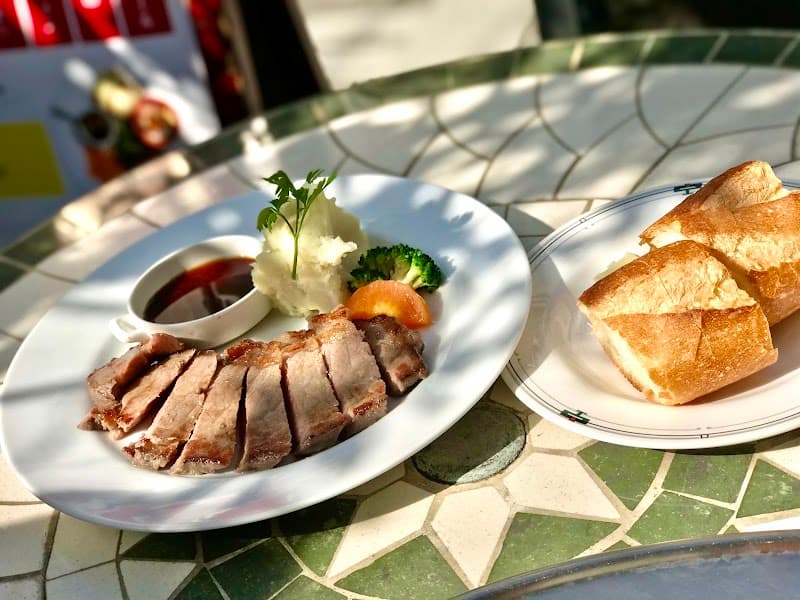 WINE HALL 元町倶楽部 元町店の店内・料理の写真 2枚目