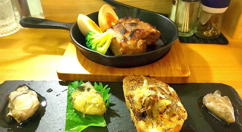 キャンプバー「ランタン」の店内・料理の写真 2枚目