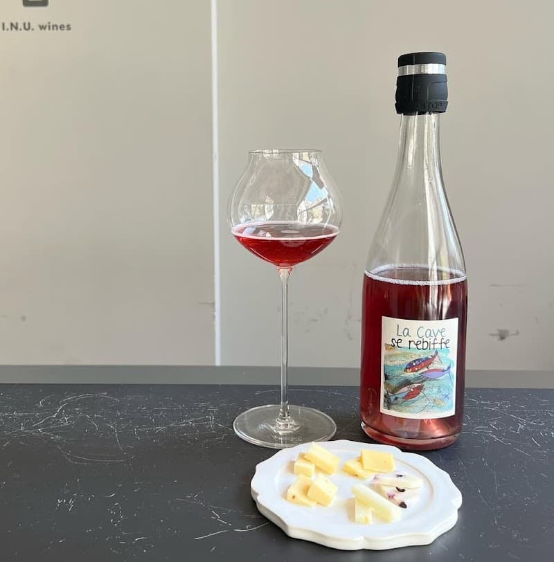立ち飲みワインスタンド I.N.U.winesのカクウチ|福岡・今泉