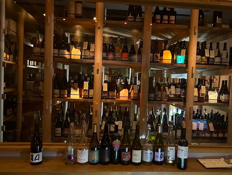 Paradise Nature wine&vinylの店内・料理の写真 2枚目