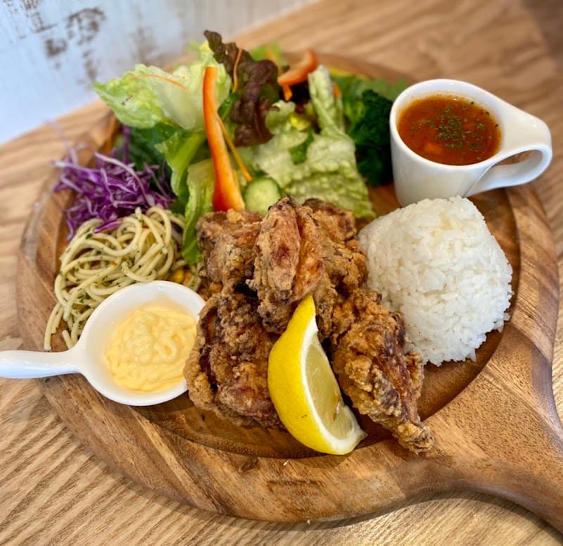 ダイニングキッチン マハロの店内・料理の写真 2枚目