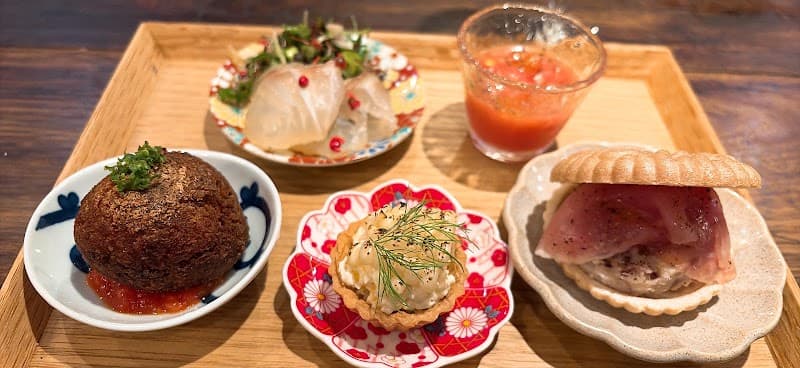 ロジウラリブレ博多中洲店 ワインとダイニングの店内・料理の写真 3枚目