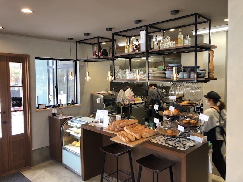 ベーカリー&ビストロ CRUST