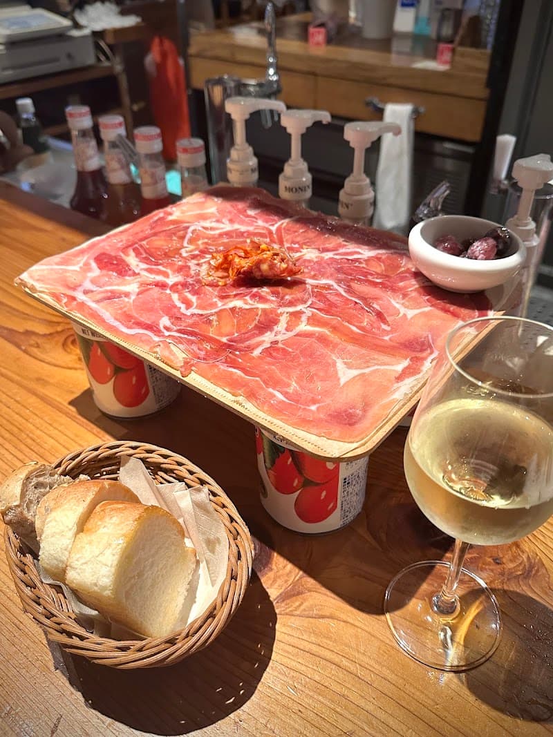 ワインの酒場。ディプント銀座七丁目店の店内・料理の写真 3枚目