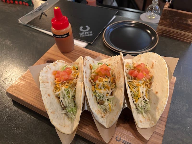 青森タコスHAPPY STANDARD／TACOS CAFE＆BAR（ハピスタ）の店内・料理の写真 3枚目
