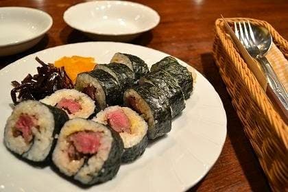 ブリテッシュパブＰＩＧＥの店内・料理の写真 2枚目