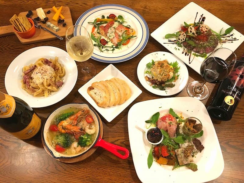 ワインとバルめし ガジャバルの店内・料理の写真 2枚目
