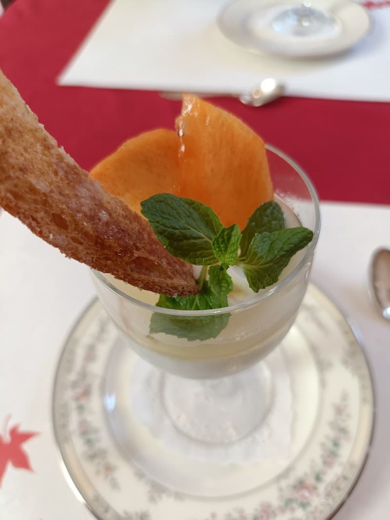 ビストロ・ローヤル BistroRoyalの店内・料理の写真 2枚目