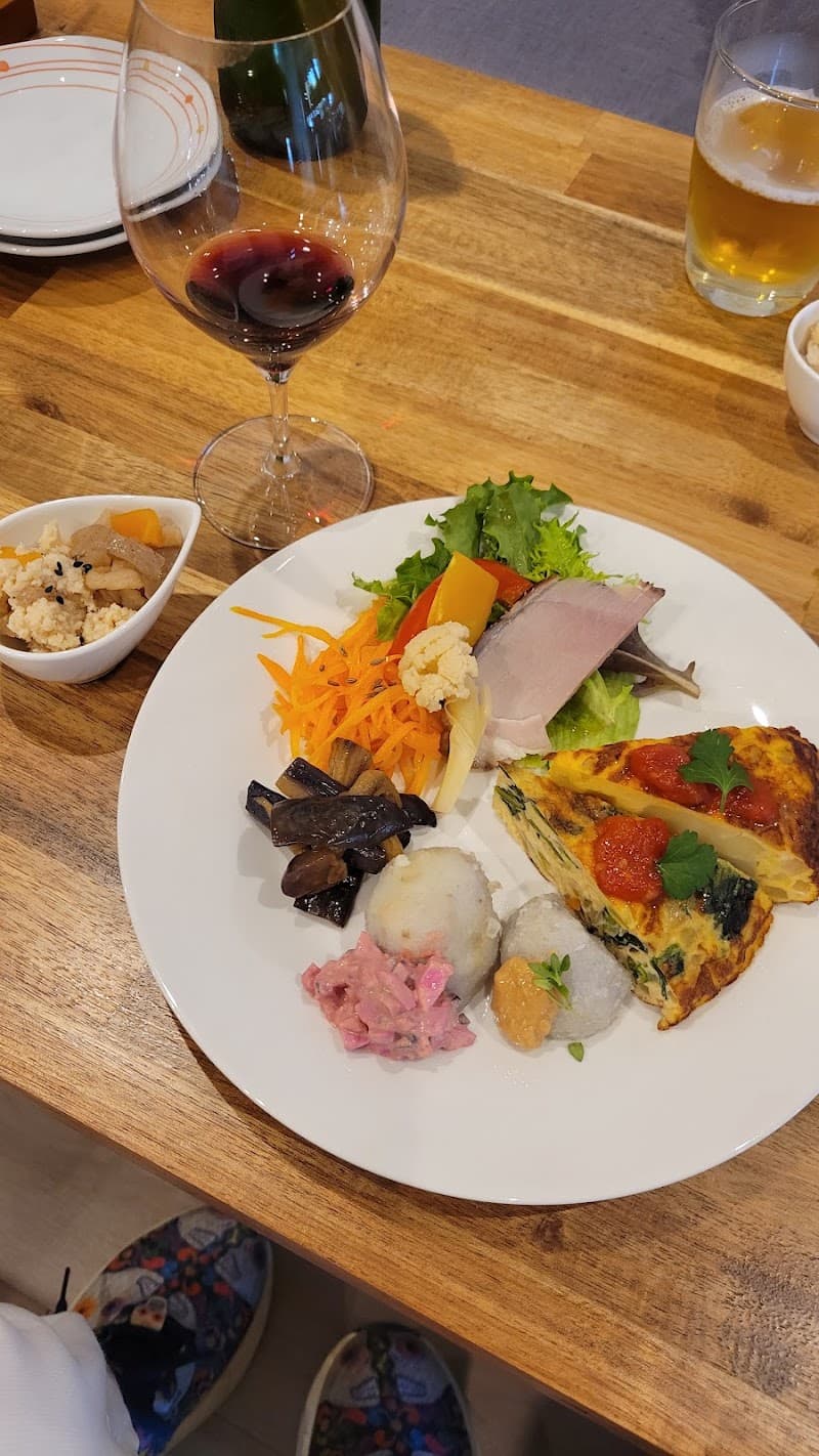 WINE Cafe & Shop 67 (ロクナナ)の店内・料理の写真 2枚目
