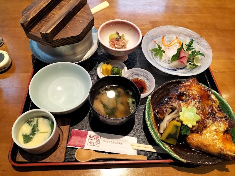 紅葉亭の店内・料理の写真 2枚目