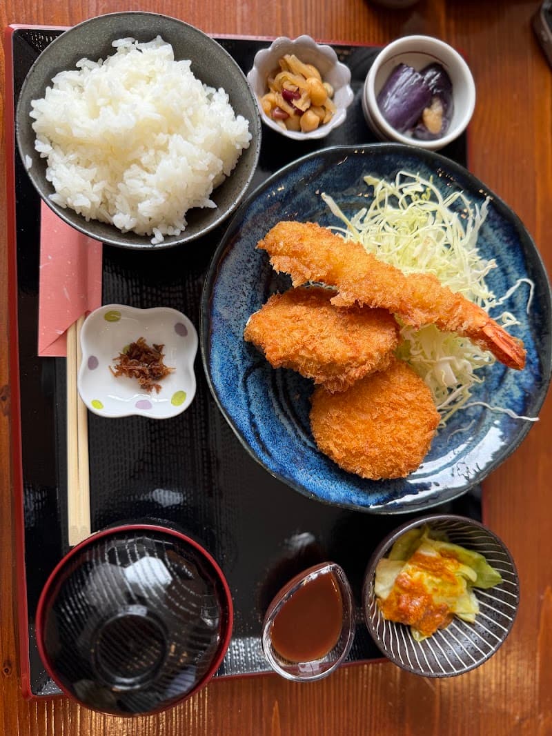 燈家 (あかりや)の店内・料理の写真 3枚目