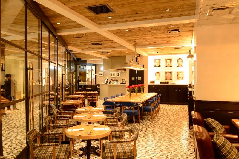 BISTRO café Ladies and Gentlemen