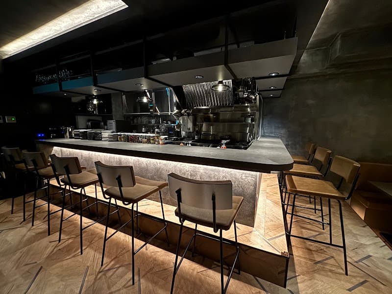 0711 GiNZA BiSTRO