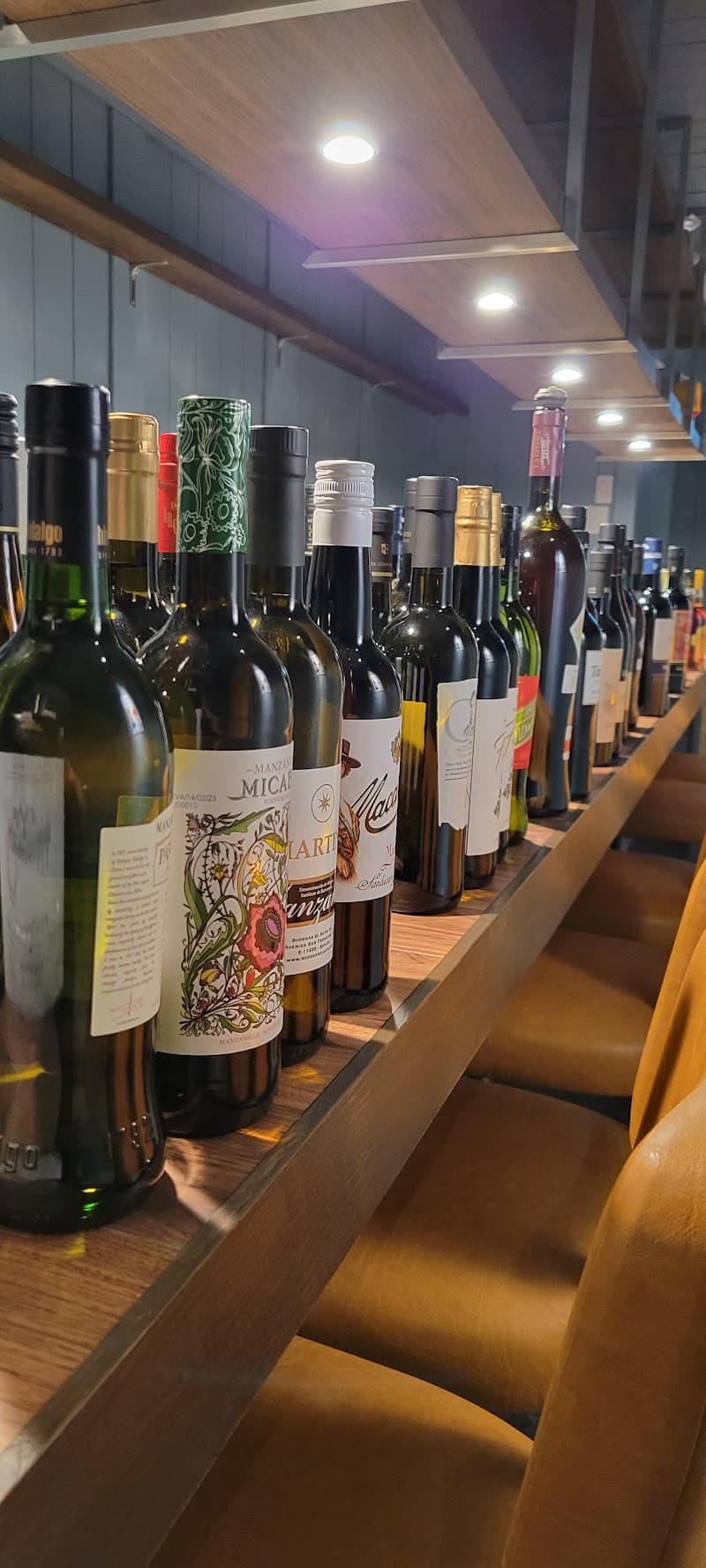 シェリーとスペインワインの店 イスキエルダ