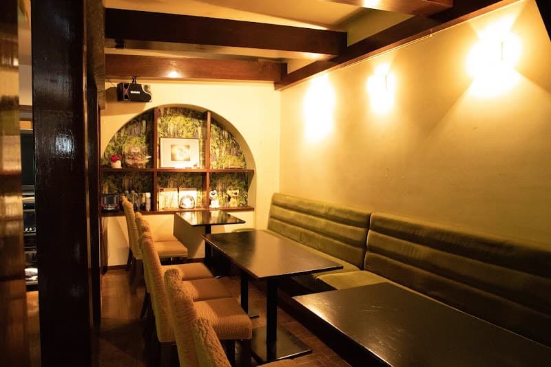 Delicous Whisky Bar plus