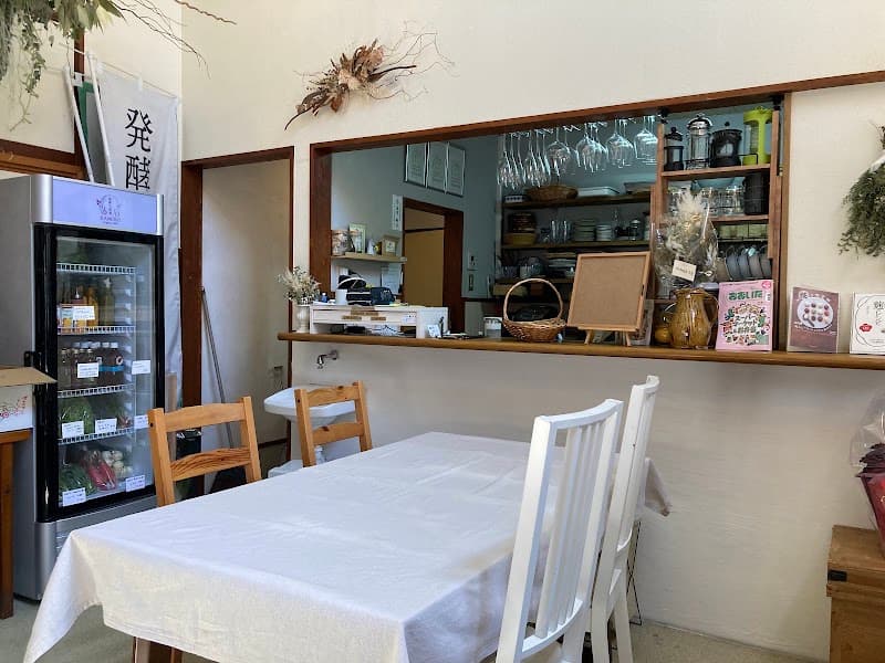 KAMOSU Organic Table by 春菜キッチン
