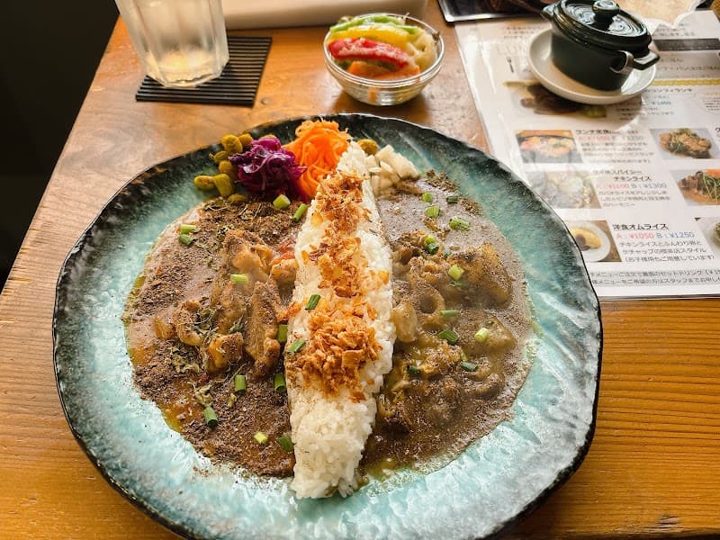 curry hut & petit bistro BAKE