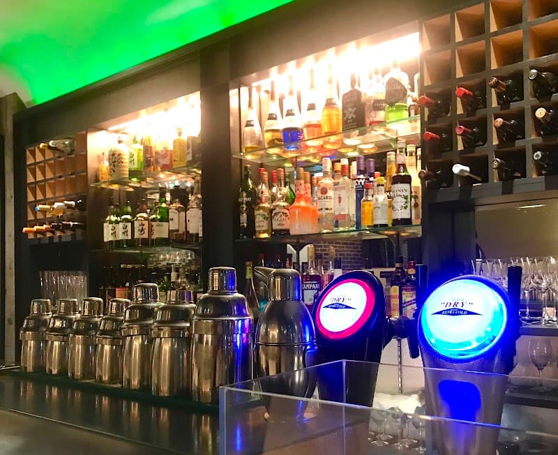 NEWYORK STYLE DINING BAR EMPIRE