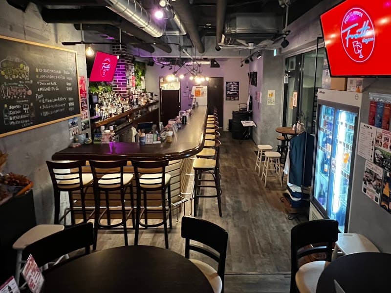 PUBLIC HOUSE FRATTO パブリックハウス フラット長野【長野駅/ダイニングバー/クラフトビール】